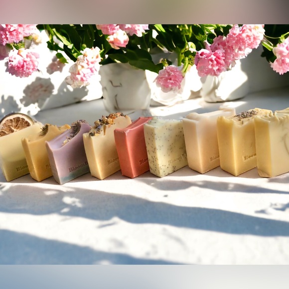 Pack of 10 assorted handcrafted all natural soaps! - Picture 4 of 6